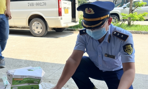 Thừa Thiên Huế: Tạm giữ 6.000 bộ kit test Covid-19 không có hóa đơn chứng từ