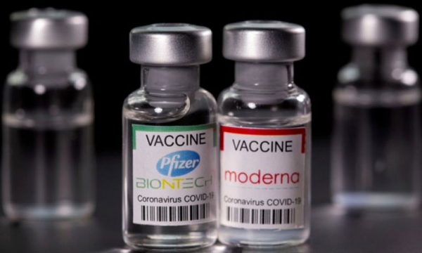 Mỹ cấp phép tiêm mũi 4 bằng vaccine Pfizer và Moderna