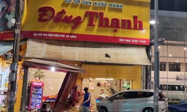 Đà Nẵng: Ô tô lao vào tiệm bánh mì, ít nhất 4 người bị thương