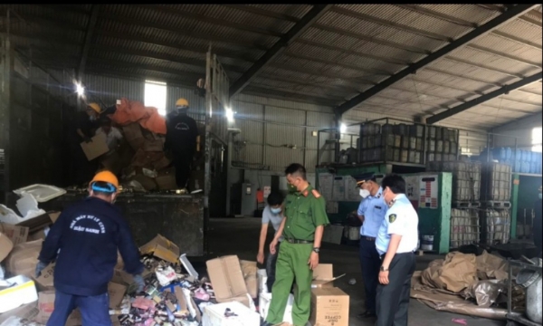 Cục QLTT Phú Yên tiêu hủy hàng trăm nghìn hàng hóa vi phạm