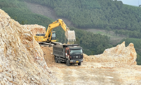 Quảng Ninh: Doanh nghiệp khai thác đất vượt công suất bị xử phạt 120 triệu đồng
