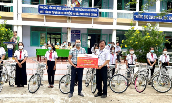 TNPower tặng xe đạp cho học sinh vượt khó tại Ninh Thuận, Bình Phước
