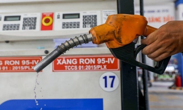 Tiếp tục nghiên cứu các phương án giảm giá xăng dầu