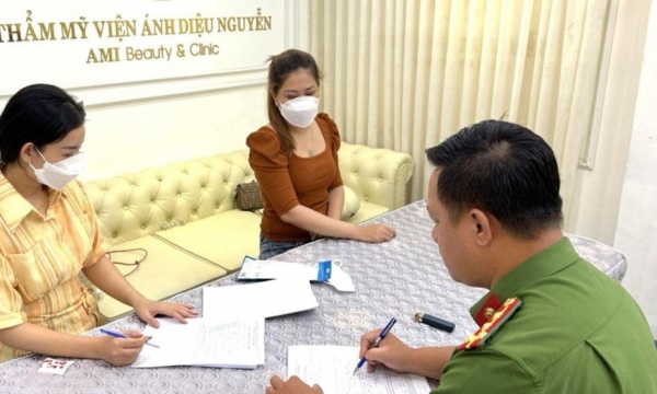 Đà Nẵng: Phát hiện một thẩm mỹ viện làm “chui” cho khách khi không có giấy phép hành nghề