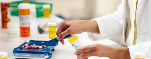 Bộ Y tế đề nghị Sở Y tế Hà Nội tăng cường thanh tra chất lượng thuốc, phòng chống thuốc giả