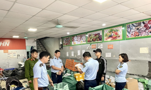 Hà Nội: Phát hiện hơn 11 kg hàng hóa nghi vấn là pháo nổ