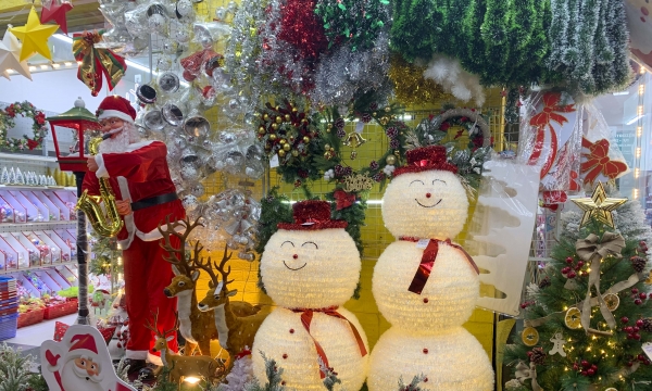 Đà Nẵng: Thị trường đồ trang trí Giáng sinh bắt đầu nhộn nhịp
