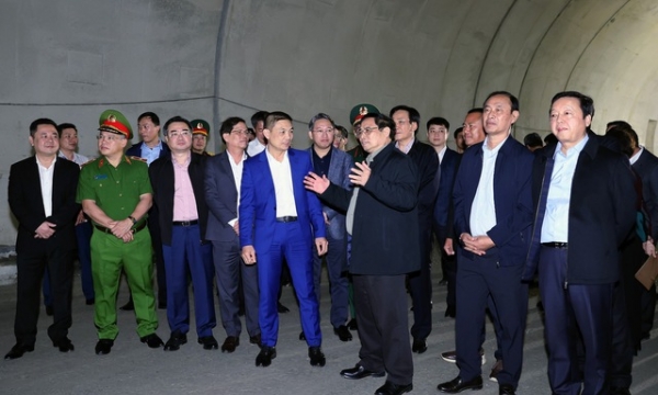 Thủ tướng Phạm Minh Chính kiểm tra, đôn đốc dự án cao tốc Nha Trang - Cam Lâm