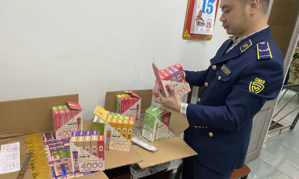 Hà Nội: Phát hiện  hơn 1.000 sản phẩm thuốc lá điện tử nhập lậu
