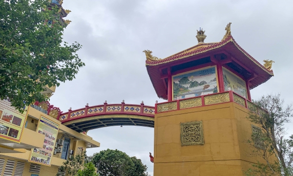 Ngắm nhìn 16 bức tranh sứ tại chùa Quán Thế Âm xác lập kỷ lục Việt Nam