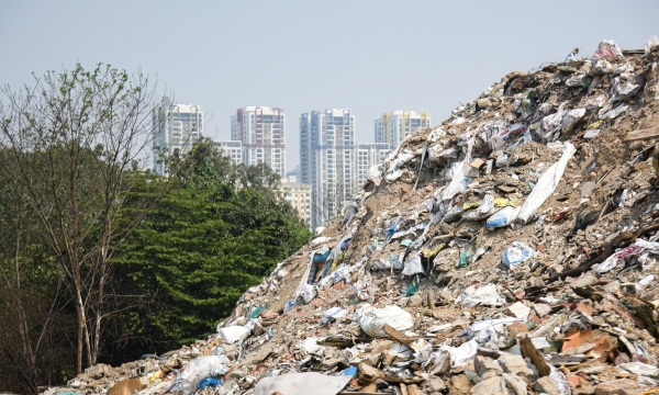 Nhức nhối nạn rác thải xây dựng “bủa vây” giữa lòng thủ đô
