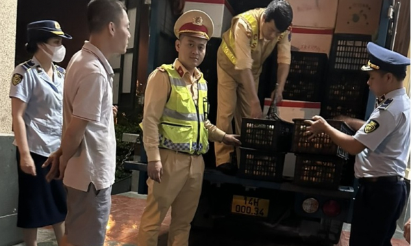 Phát hiện hơn 1 tấn hoa quả nhập lậu tại Quảng Ninh