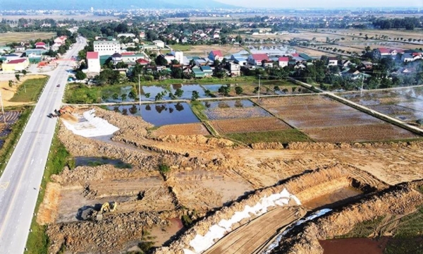 Hà Tĩnh: 17 hộ dân nhận đất tái định cư dự án cao tốc Bắc - Nam