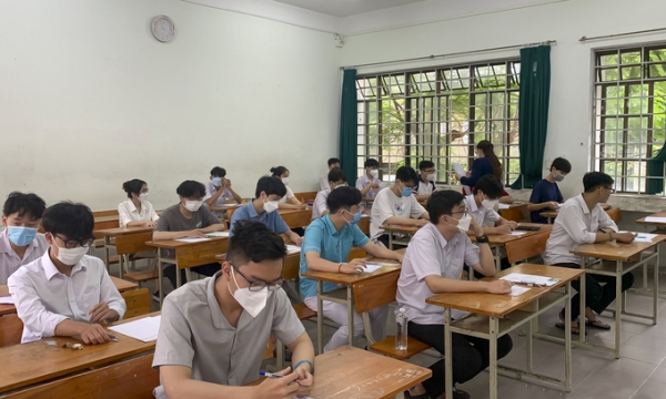Đà Nẵng, Huế: Thí sinh đi làm thủ tục thi tốt nghiệp THPT năm 2023