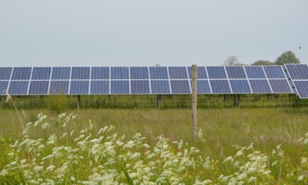 Khó tin trang trại điện mặt trời nằm trên bãi rác 5 triệu tấn, chẳng hề bốc mùi mà còn sản xuất đủ điện cho gần 20.000 hộ dân