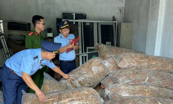 Phát hiện 550 kg nguyên liệu thuốc lá không rõ nguồn gốc tại Cao Bằng