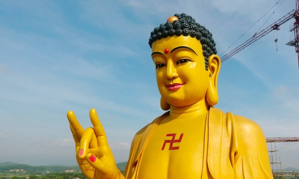 Chiêm ngưỡng Đại tượng Phật cao nhất Đông Nam Á ở Việt Nam có trái tim ngọc nặng hơn 1 tấn, bên trong rộng lớn đến 13 tầng