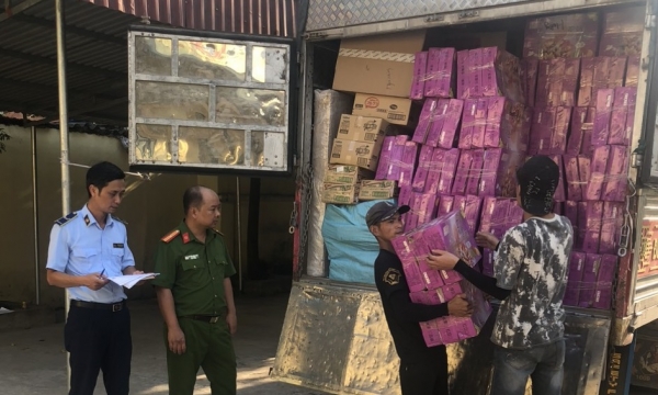 Thu giữ 21.000 sản phẩm bánh Trung thu nhập lậu tại Hưng Yên