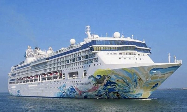 Tàu biển quốc tế Resorts World One đưa gần 1.800 du khách đến Đà Nẵng