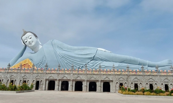 Ấn tượng ngôi chùa có tượng Phật nằm lớn nhất Việt Nam với cặp đá nặng 4,2kg có thể nổi trên mặt nước
