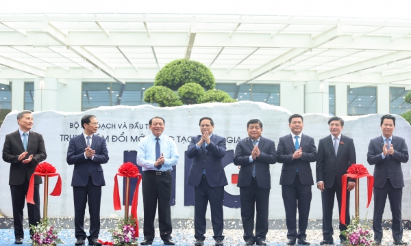 Thủ tướng Phạm Minh Chính cắt băng khánh thành Trung tâm Đổi mới sáng tạo Quốc gia NIC Hòa Lạc