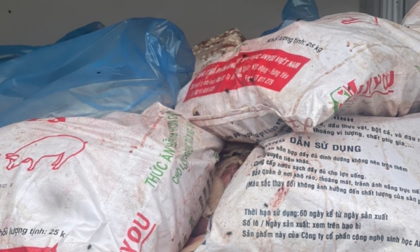 Hưng Yên: Phát hiện hơn 500 kg thịt lợn bốc mùi hôi thối đang trên đường đi tiêu thụ
