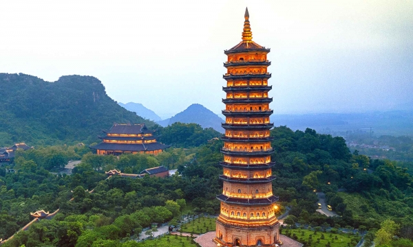 Bảo tháp 99m cao nhất Đông Nam Á của Việt Nam được xây dựng hoàn toàn “thuần Việt”, bên trong đặt tượng Phật Thích Ca Mâu Ni dát vàng
