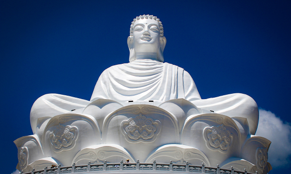 Chiêm ngưỡng tượng Phật ngồi khổng lồ cao 69m từng lớn nhất Đông Nam Á của Việt Nam được đầu tư công nghệ tiên tiến, đúc bê tông cốt thép ngay tại chỗ, trau chuốt từng chi tiết