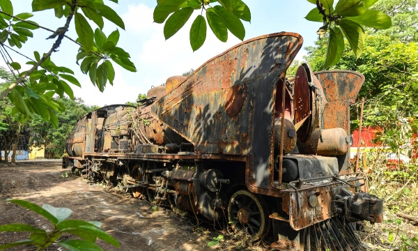 Chiêm ngưỡng đầu máy xe lửa hơn 50 tuổi, nặng 100 tấn, biểu tượng một thời của đường sắt Việt Nam