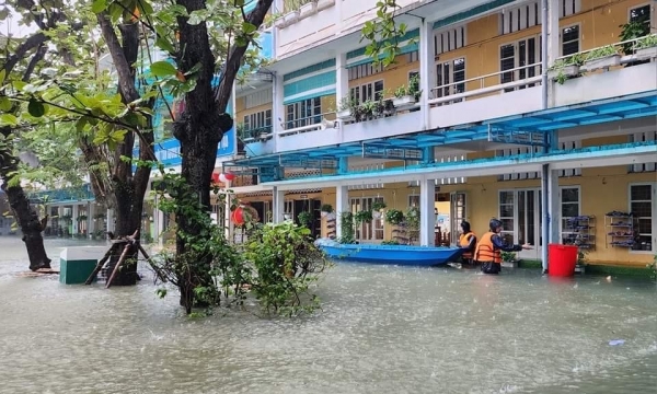 Học sinh Thừa Thiên Huế tiếp tục nghỉ học đến ngày 17/11 do mưa lũ
