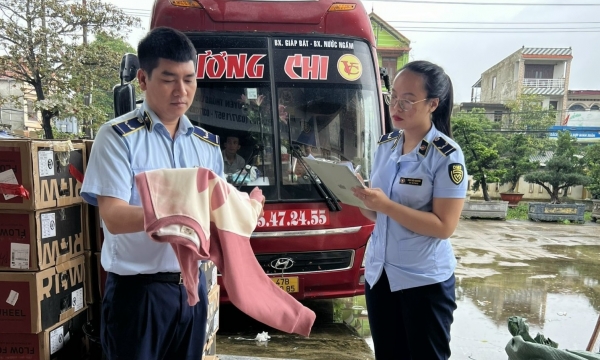Quảng Bình: Phát hiện hơn 6.000 sản phẩm vi phạm trên xe ô tô khách