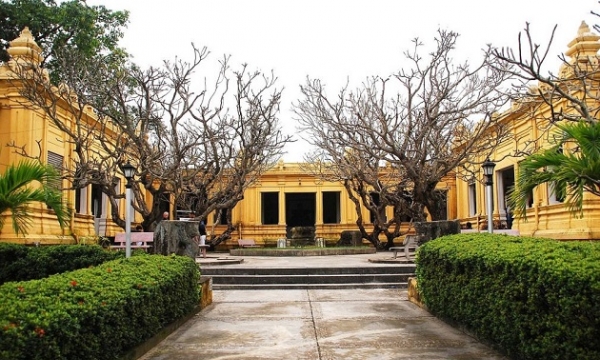Bên trong bảo tàng trăm tuổi lâu đời nhất Việt Nam rộng gần 7.000m2, là nơi lưu giữ đến 6 bảo vật quốc gia