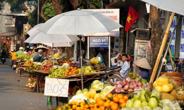 Hà Nội quyết tâm xoá sổ điểm kinh doanh trái cây trôi nổi trong năm 2024