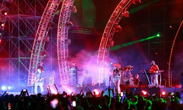 Loạt songlist “cực cháy” của Maroon 5 trên sân khấu 8wonder Winter Festival tại Phú Quốc