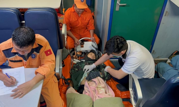 Kịp thời ứng cứu hai bệnh nhân trên đảo Cù Lao Chàm