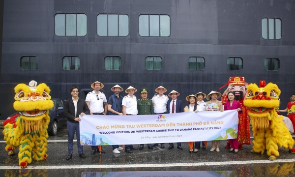 Siêu tàu đưa hơn 2.000 du khách quốc tế 'xông đất' Đà Nẵng