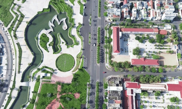 Công viên ‘rồng nhả ngọc’ ở miền Trung Việt Nam rộng gần 60.000m2, có đến 5 cây cầu