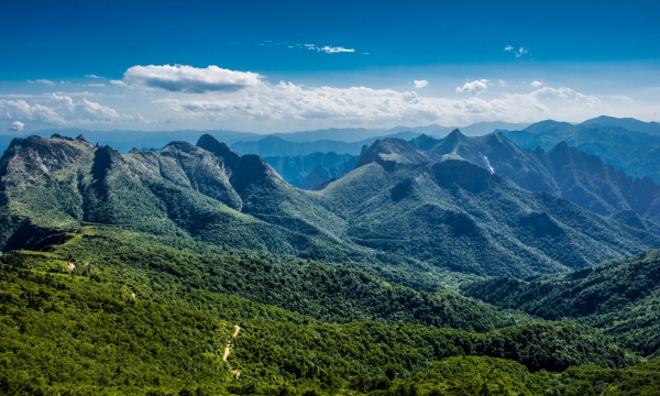 Dãy núi được mệnh danh là ‘long mạch’ độc nhất xứ tỷ dân có lịch sử 200 triệu năm, trải dài hơn 1.600km, sở hữu 4 báu vật