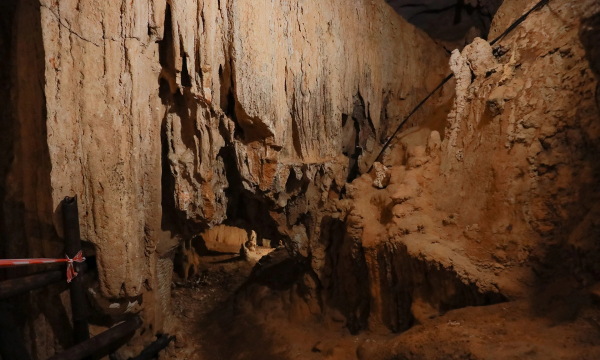 Vẻ đẹp nguyên sơ của hang động 7 tầng với hàng nghìn khối thạch nhũ ở miền Bắc, được hình thành do quá trình kiến tạo địa chất