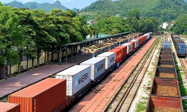 Vận tải đường sắt đóng vai trò chủ đạo trên hành lang kinh tế Bắc-Nam