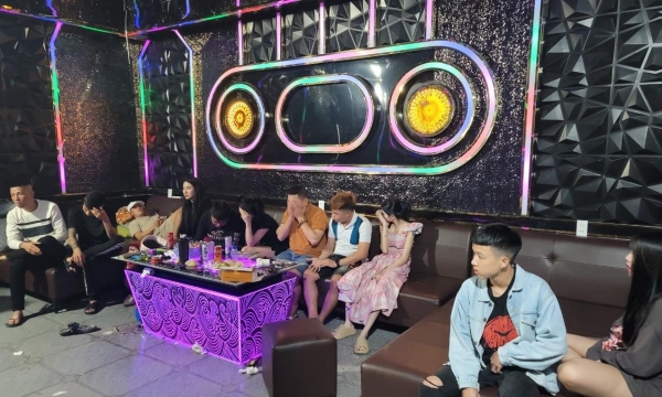 Quảng Nam: Bắt quả tang 11 thanh niên tổ chức “tiệc” ma túy trong phòng karaoke