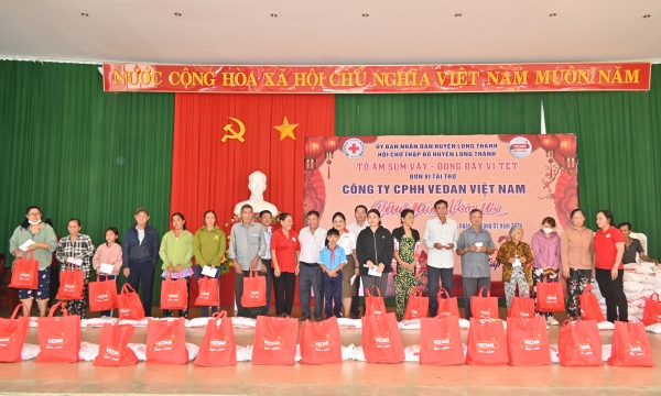 Vedan Việt Nam trao 1000 phần quà cho bà con nhân dịp Tết Giáp Thìn 2024