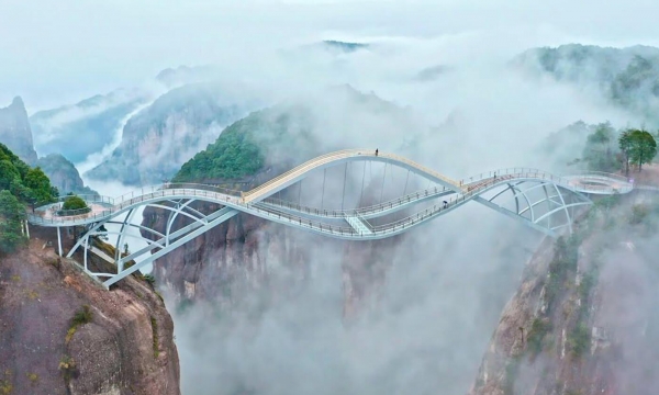 Cây cầu có một không hai trên thế giới, lơ lửng giữa thiên nhiên hùng vĩ với thiết kế đặc biệt