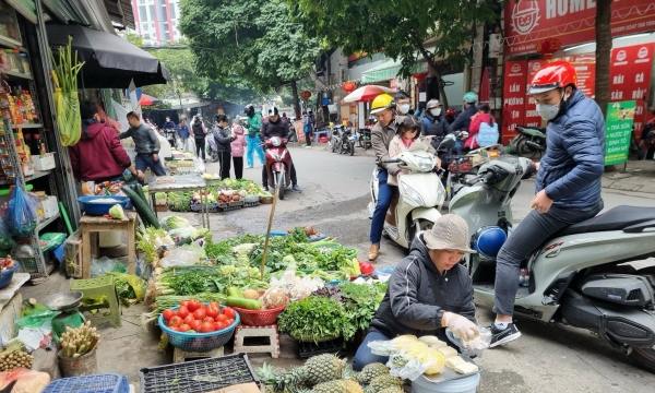 Hà Nội: Thị trường thực phẩm dồi dào, giá cả ổn định sau Tết