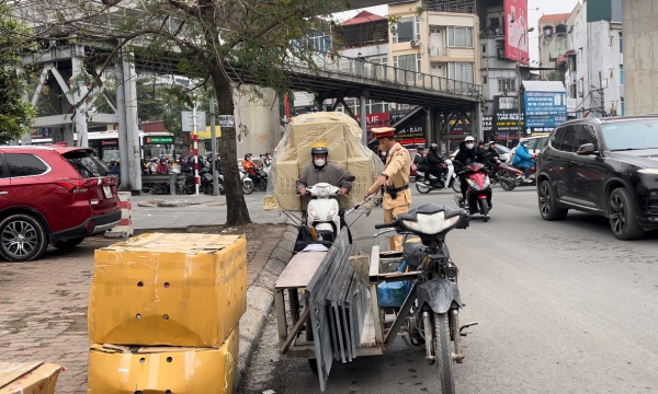 CSGT Hà Nội xử nghiêm các trường hợp xe ba gác, tự chế và xe chở hàng cồng kềnh