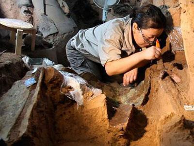 Phát hiện ‘hổ 2 đuôi’ cùng hàng nghìn món di vật văn hóa bên trong lăng mộ 3.000 tuổi, nhưng danh tính chủ nhân vẫn là một bí ẩn