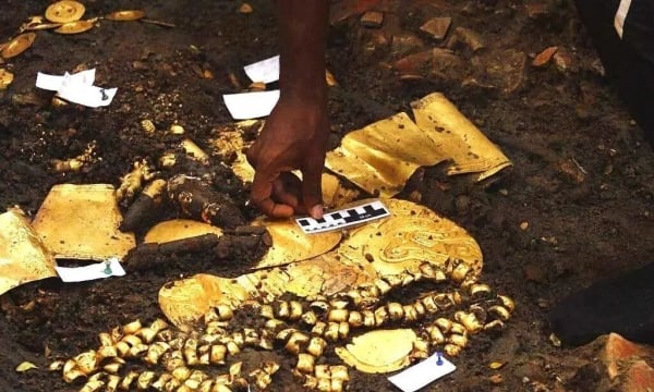 Mở mộ cổ 1.200 năm tuổi phát hiện kho báu toàn vàng ròng, chuyên gia vào cuộc thấy thêm hàng chục hài cốt bị hiến tế