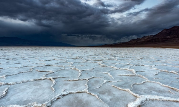 Hồ nước sâu hơn 200m từ hàng nghìn năm trước bất ngờ nổi lên sau mưa, gắn liền với 'Thung lũng Chết'