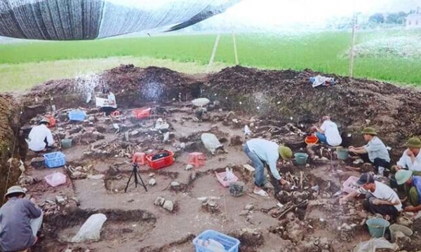 Cụm mộ cổ được phát hiện và lưu giữ tại một tỉnh miền Trung, các nhà khảo cổ xác định, những bộ xương này có niên đại khoảng 5.000 - 6.000 năm