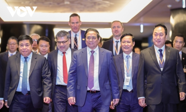 Thủ tướng: Việt Nam cam kết '3 bảo đảm', đẩy mạnh '3 đột phá' và thực hiện '3 tăng cường' với nhà đầu tư